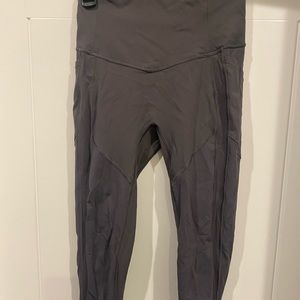 Lululemon Grey Leggings with Pockets. Size 6